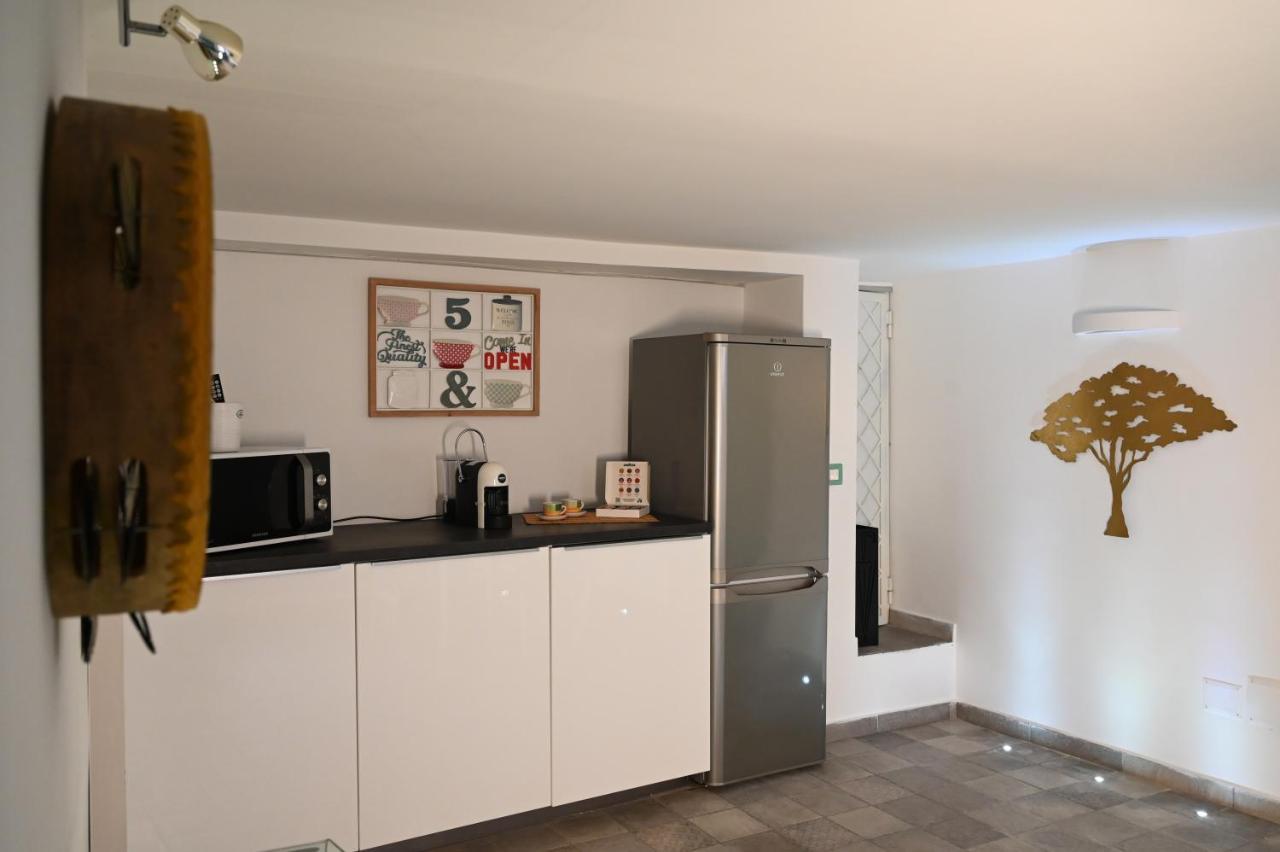 Apartamento Il Rifugio Di Beppe Nápoles Exterior foto