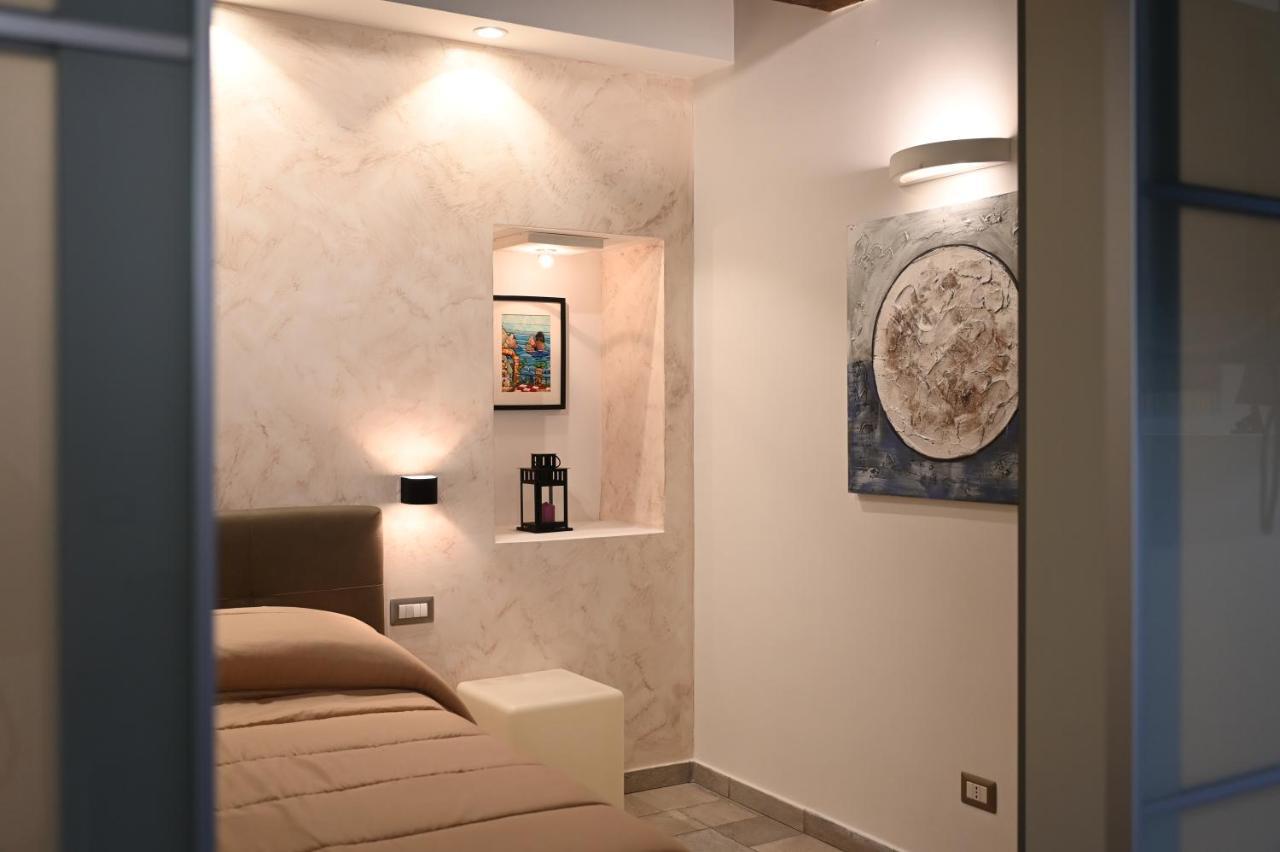 Apartamento Il Rifugio Di Beppe Nápoles Exterior foto