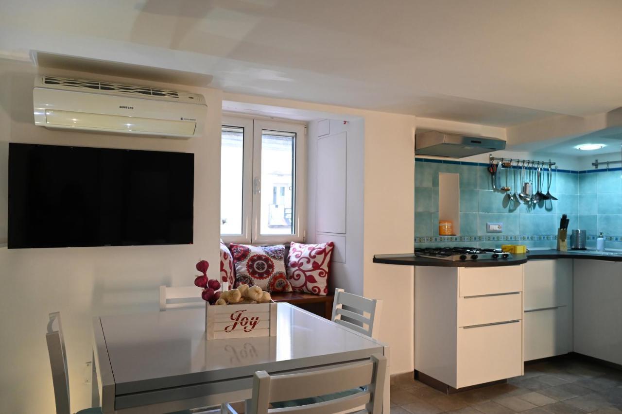 Apartamento Il Rifugio Di Beppe Nápoles Exterior foto
